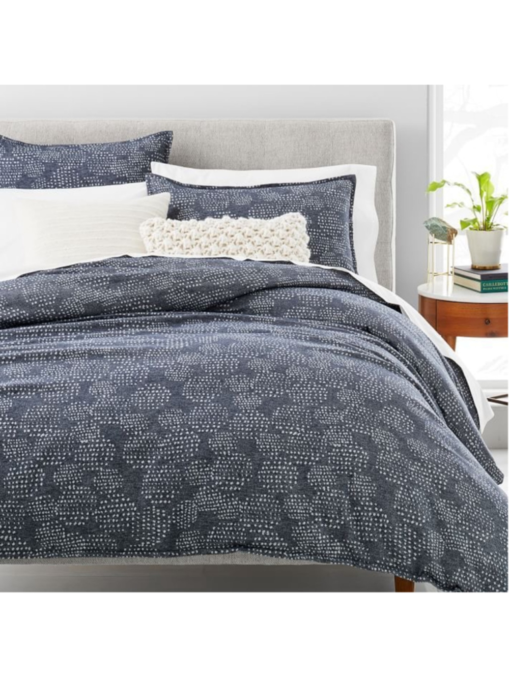 West Elm Organic Cotton Dotty Jacquard Brushed Shams (2)